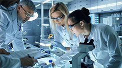 Personen in einem Labor