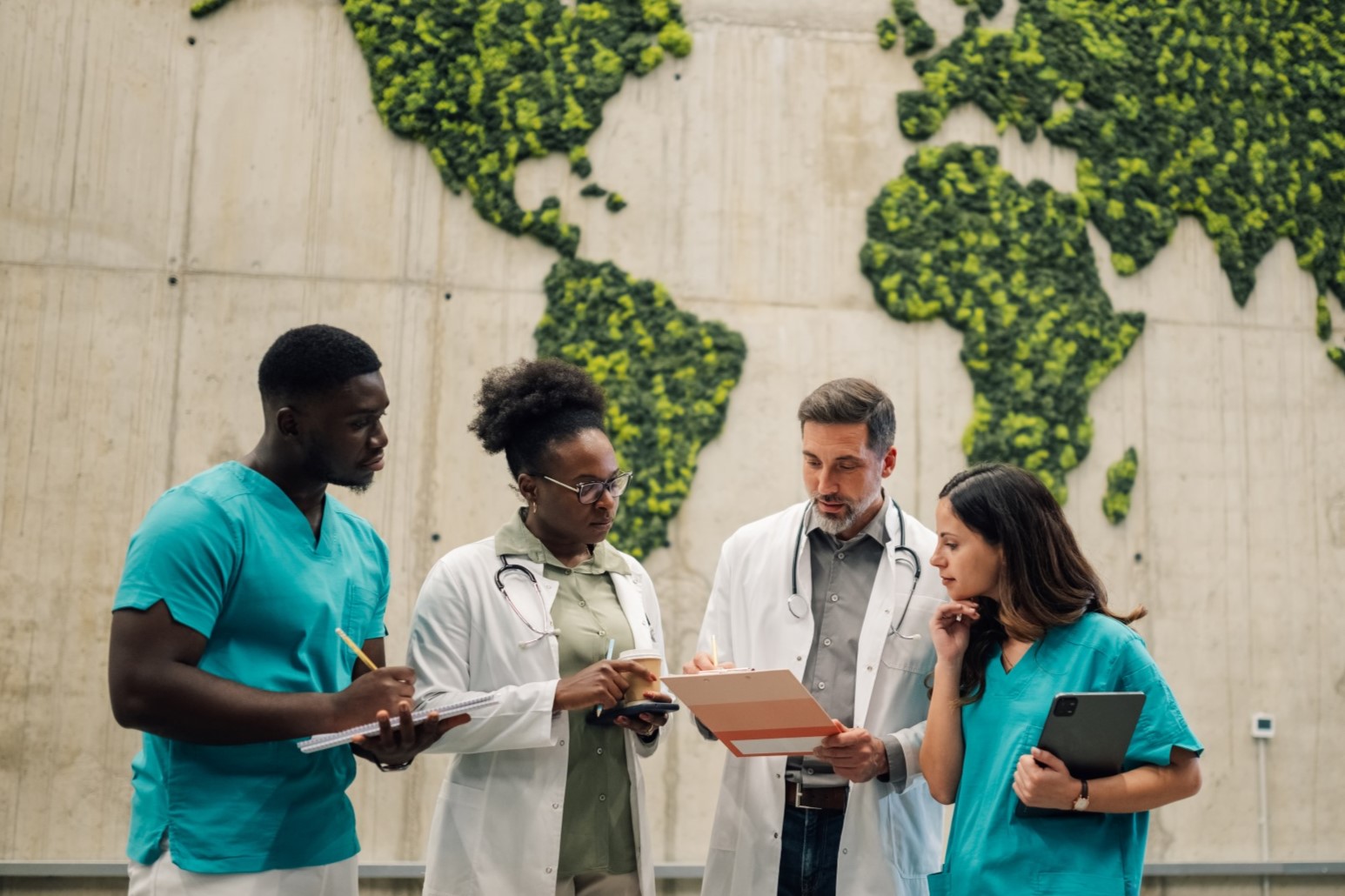 Medizinisches Personal im Gespräch