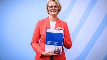 Bundeskabinett beschließt Bundesbericht Forschung und Innovation