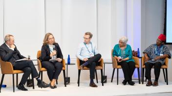 Podiumsdiskussion auf den Brain Days des UNGA80 Science Summit. 