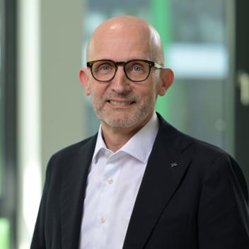 Porträt Martin Wegner - Bereichsleiter Gesellschaft, Innovation, Technologie - DLR Projektträger