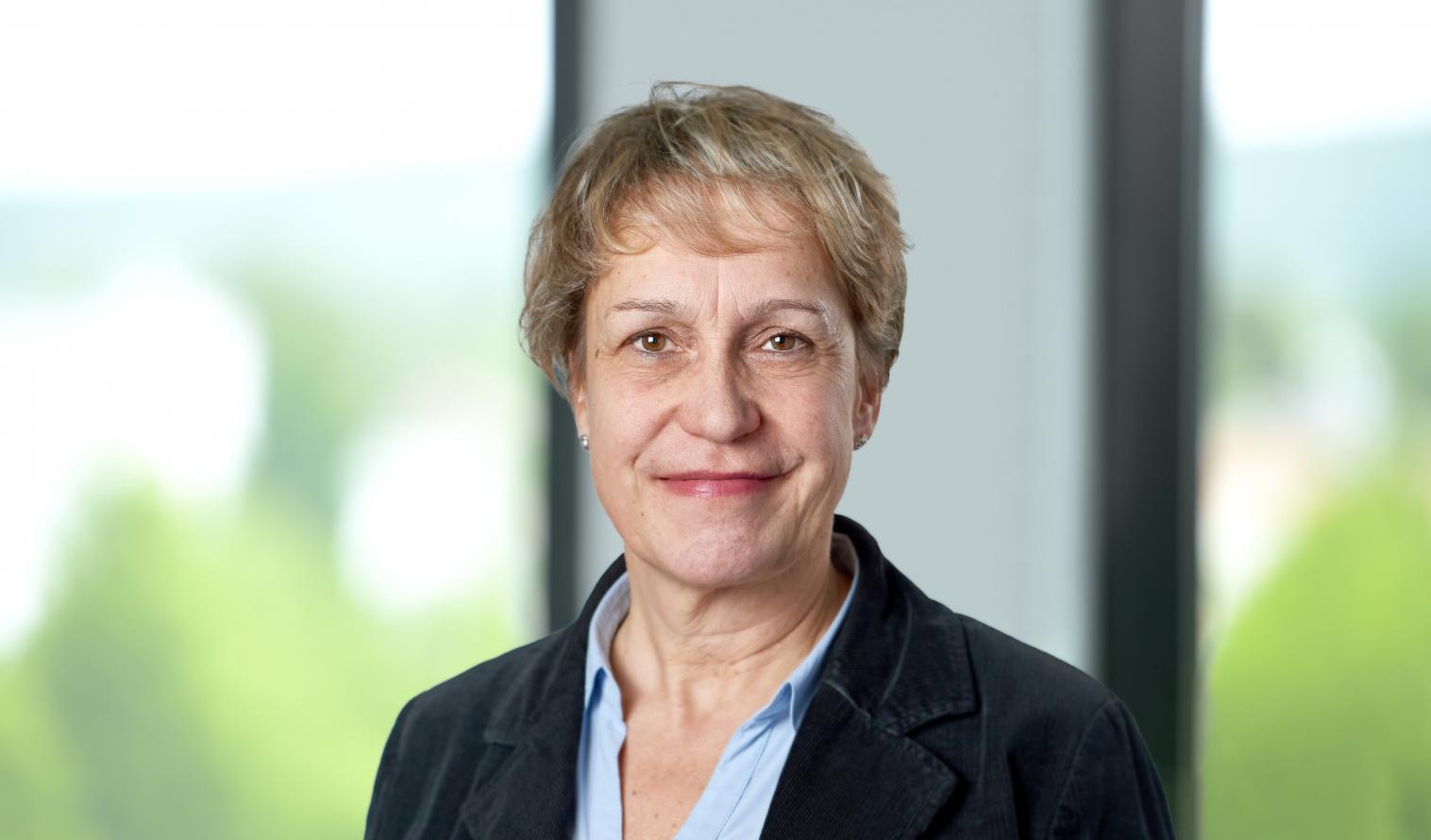 Porträt Dr. Astrid Fischer - Bereichsleiterin  Bildung, Gender - DLR Projektträger