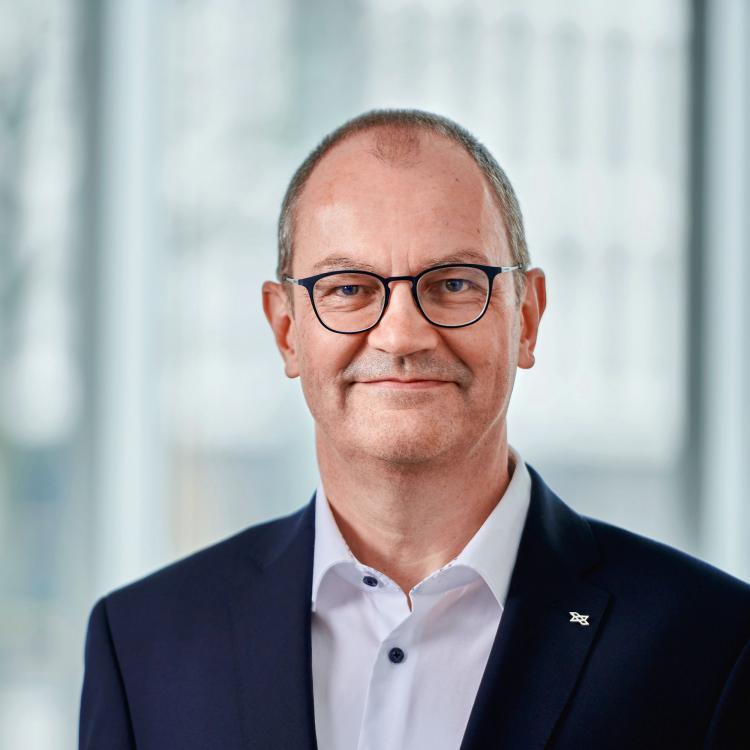 Porträt Dr. Jens-Jörg Schnorr - Bereichsleiter Gesundheit - DLR Projektträger
