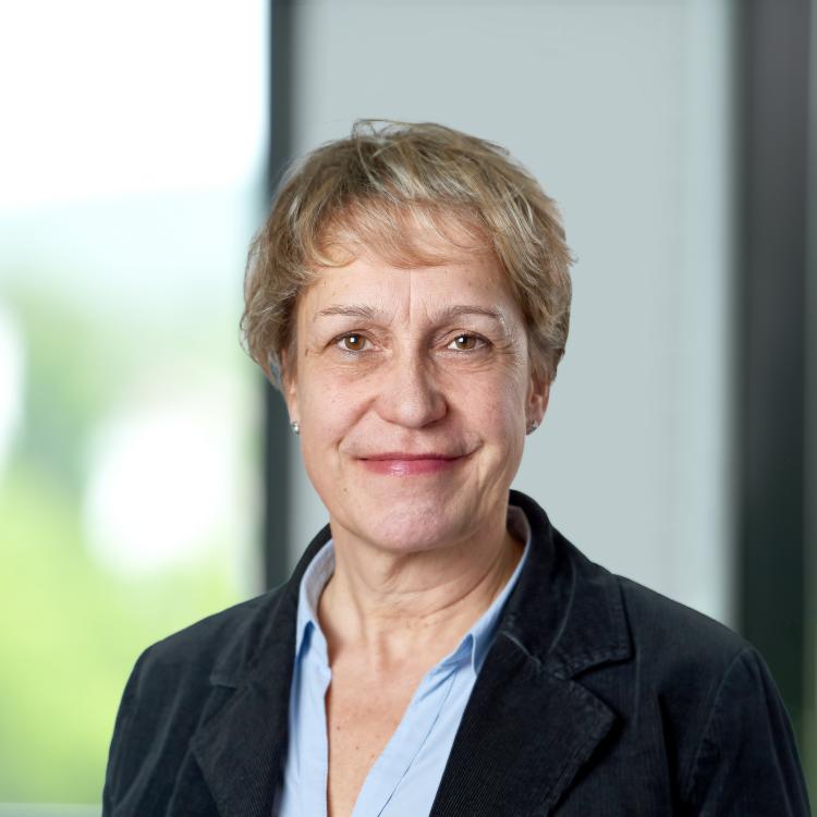 Porträt Dr. Astrid Fischer - Bereichsleiterin  Bildung, Gender - DLR Projektträger